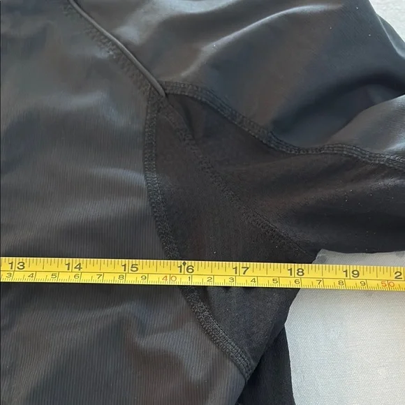 Lululemon Rain Jacket - Picture 9 of 12